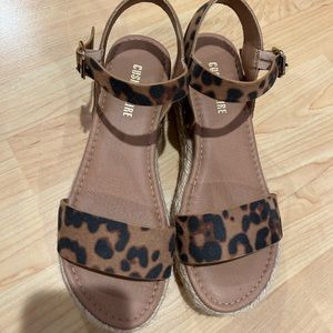 Platform sandals size 7.5